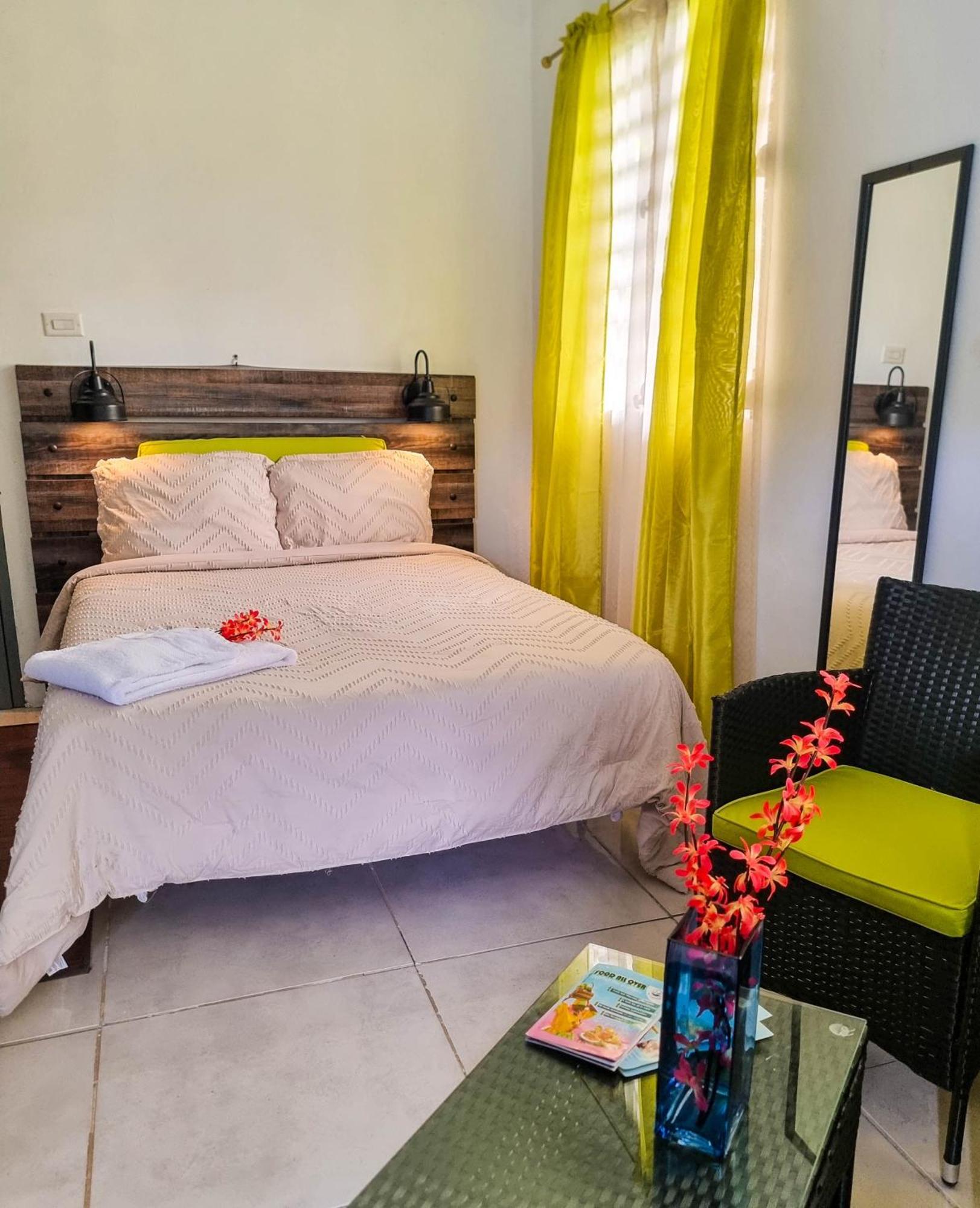 Cattleya Flor Hotel Oranjestad  Exterior photo